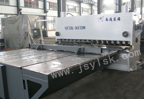 qc11k-16*3200數控(kòng)閘(zhá)式剪闆機