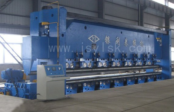 船(chuán)用卷闆(pǎn)機