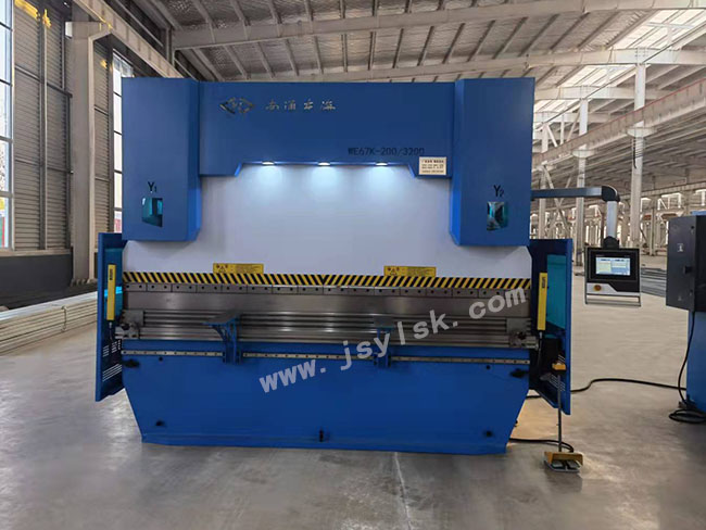 we67k-200/3200數控折(shé)彎機(jī)